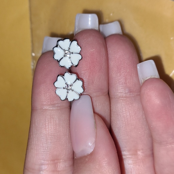 White Flower Earrings - Picture 2 of 4